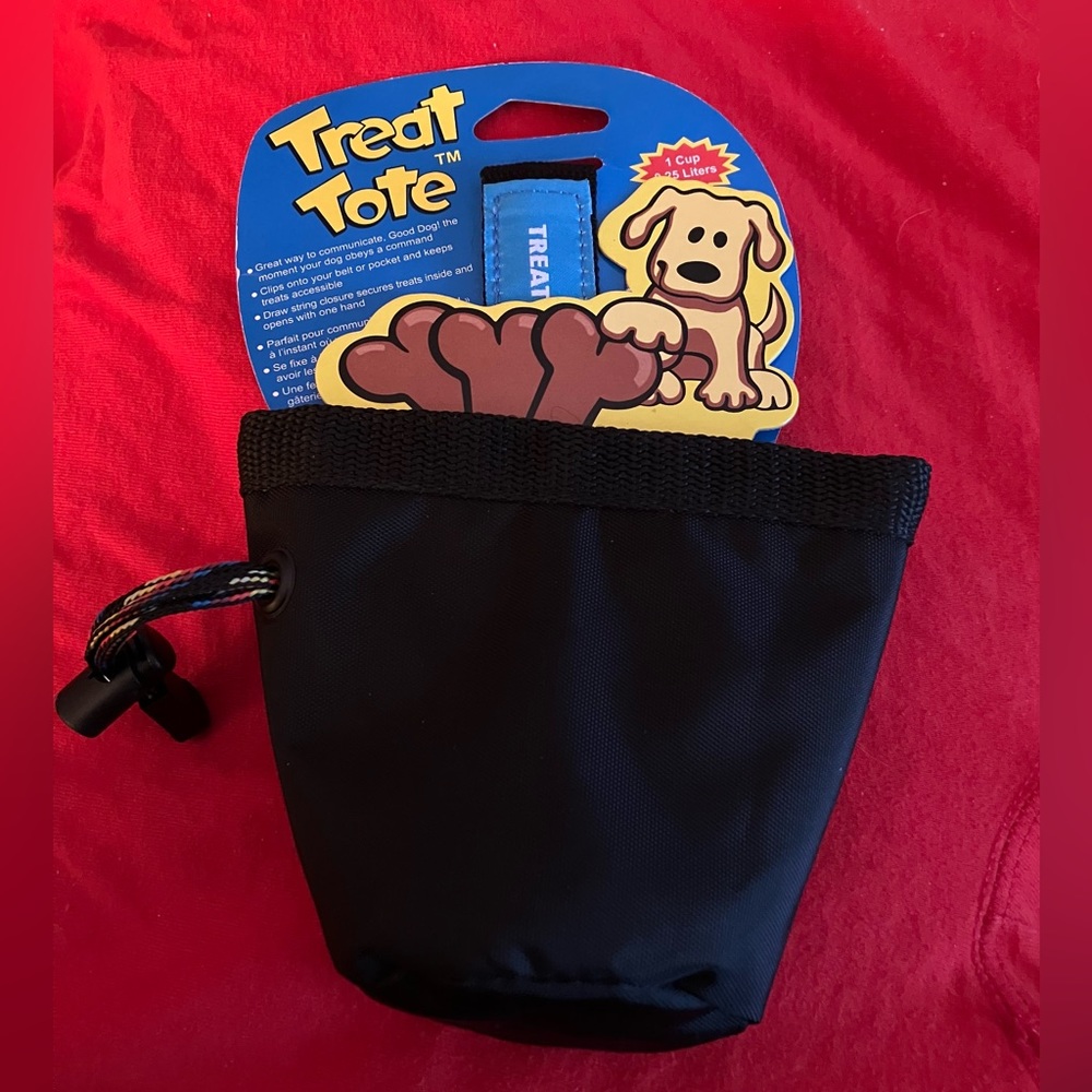 Dog treat pouch, holds 1 cup, black nylon